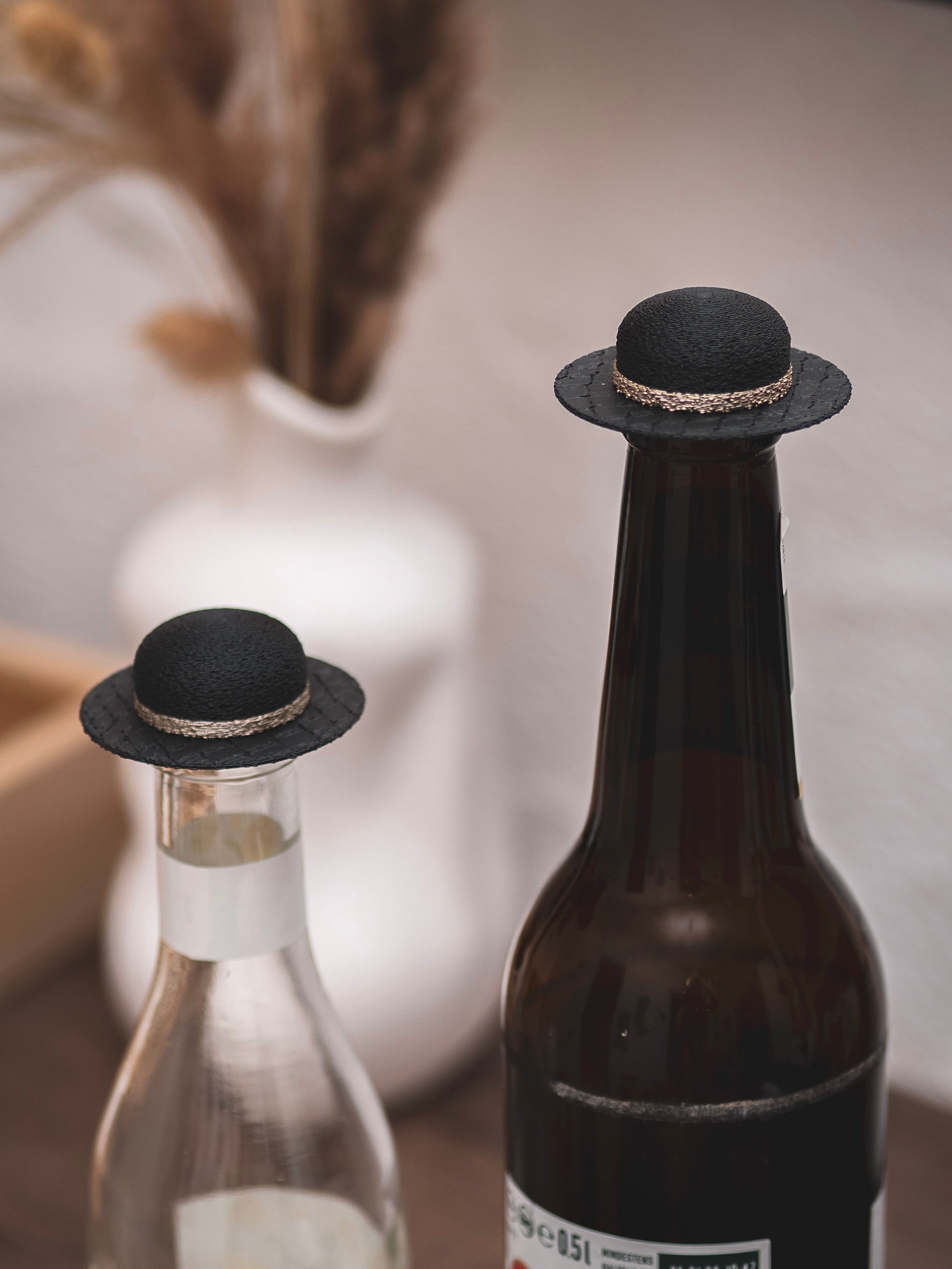 Flaschendeckel Sommerhut für Bier, Limo & kl. Sektflaschen | schwarz | auch als Schlüsselanhänger