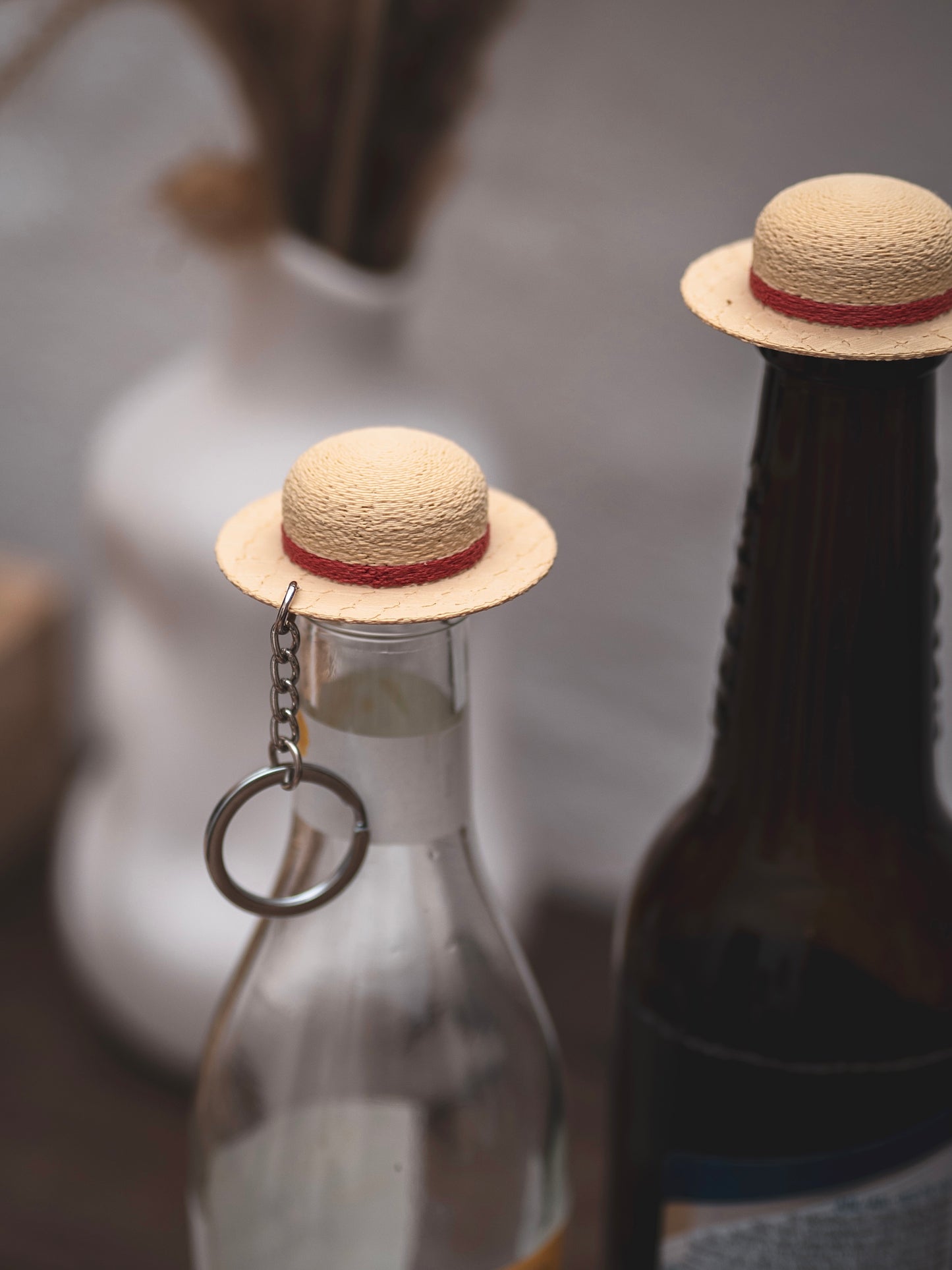Flaschendeckel Sommerhut für Bier, Limo & kl. Sektflaschen | beige | auch als Schlüsselanhänger
