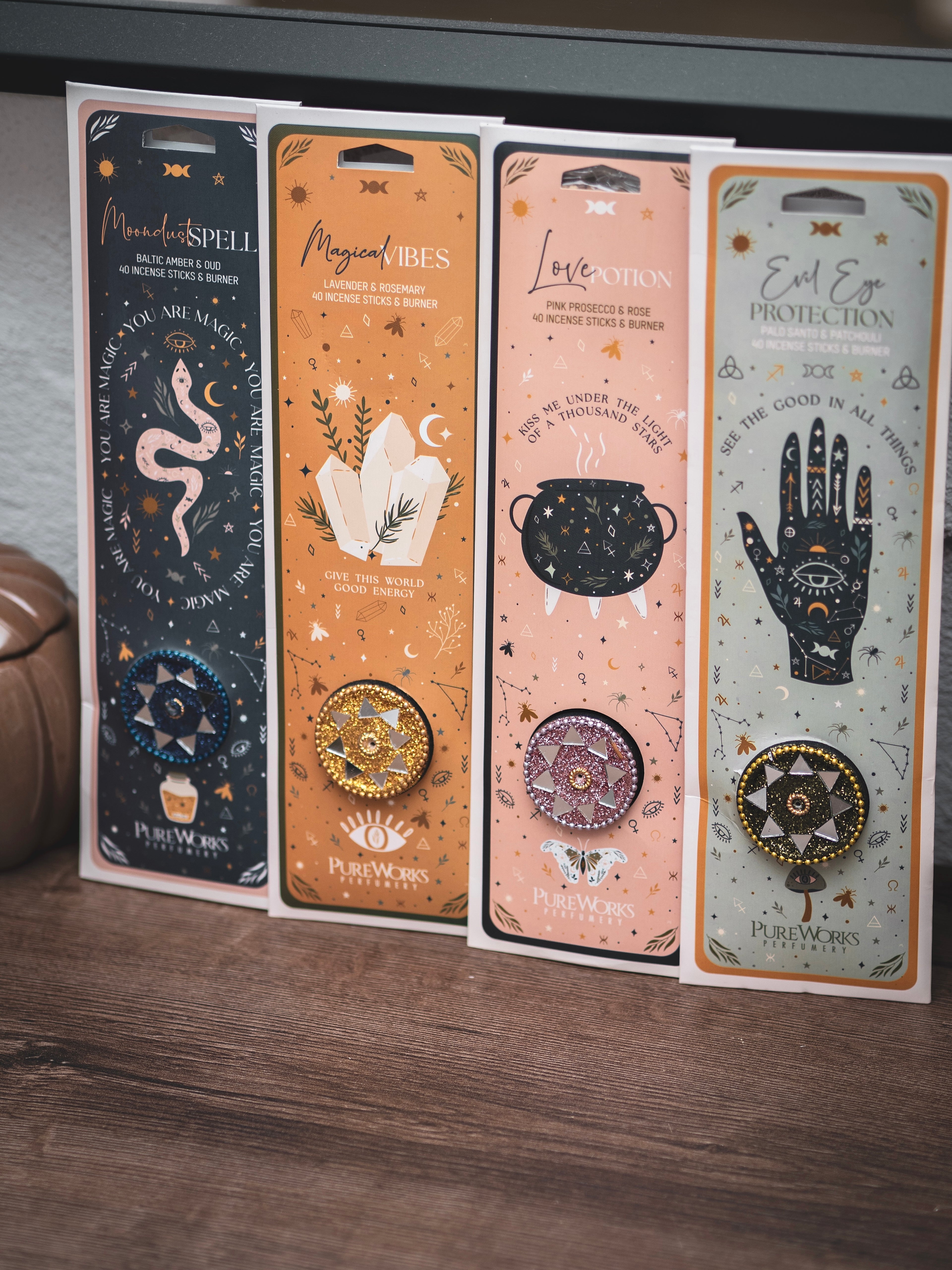 Räucherstäbchen "Celestial Magic" mit kleiner Halterung