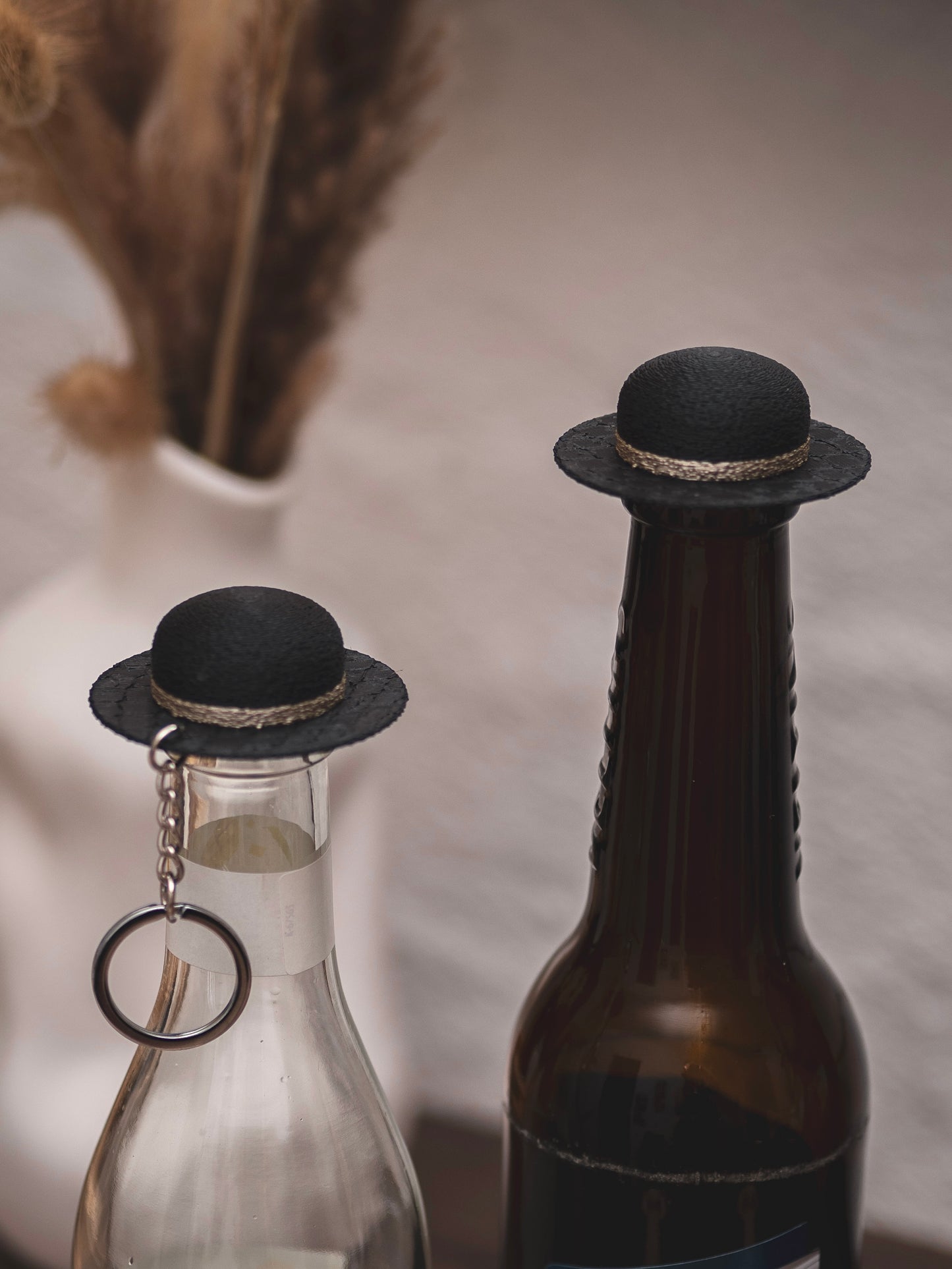 Flaschendeckel Sommerhut für Bier, Limo & kl. Sektflaschen | schwarz | auch als Schlüsselanhänger