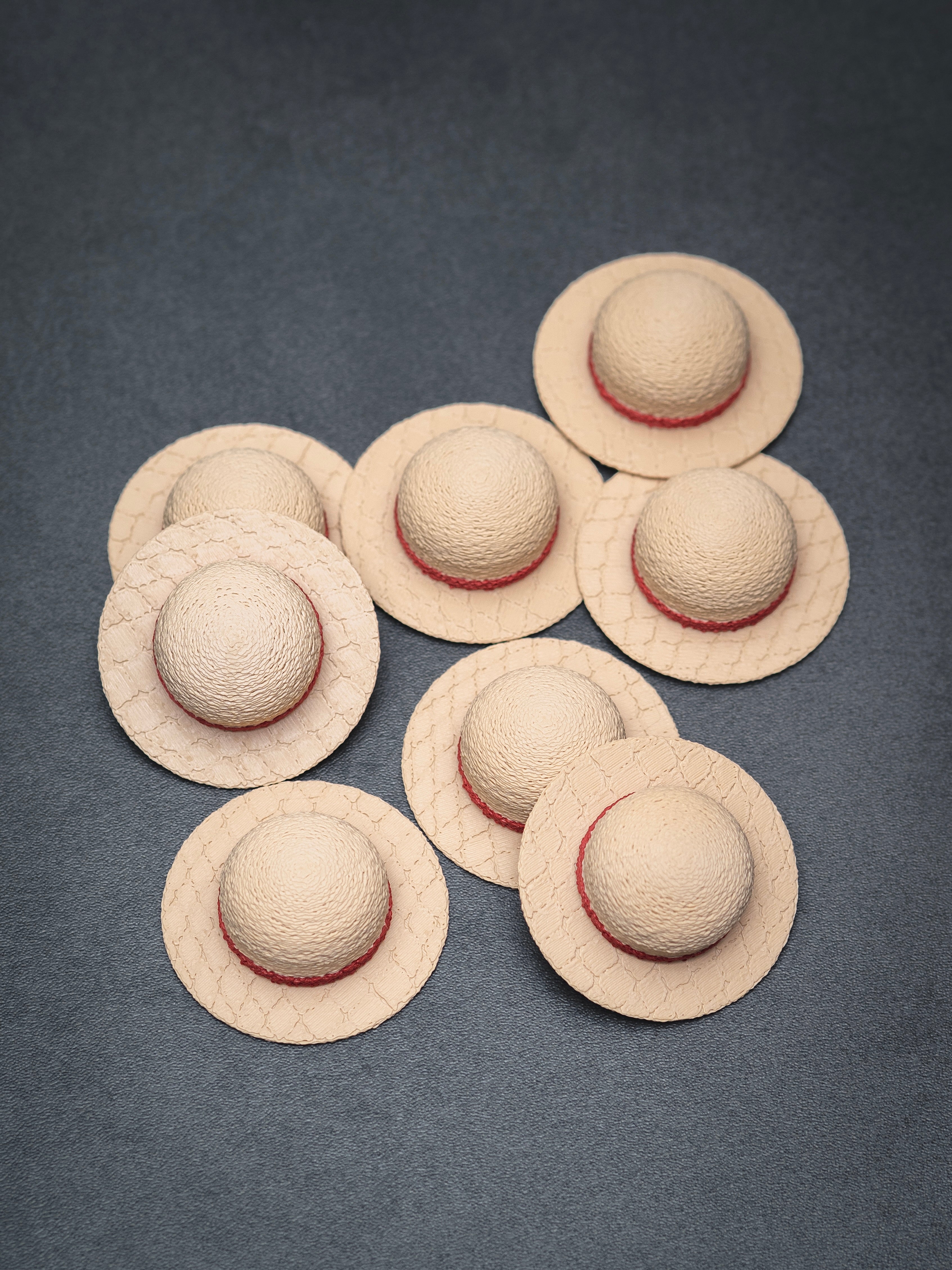 Flaschendeckel Sommerhut für Bier, Limo & kl. Sektflaschen | beige | auch als Schlüsselanhänger