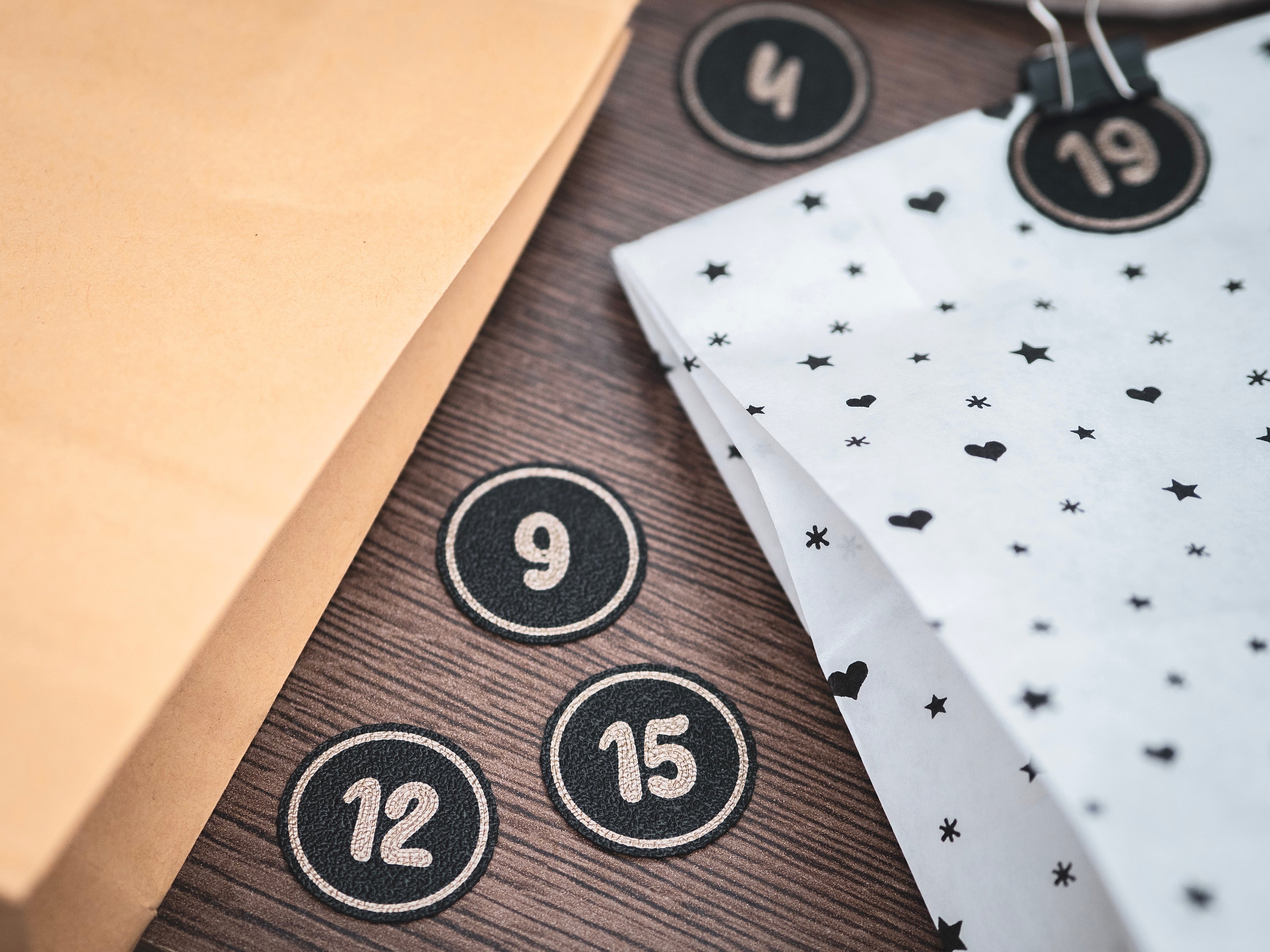Adventskalender Zahlen 1-24 | verschiedene Farben