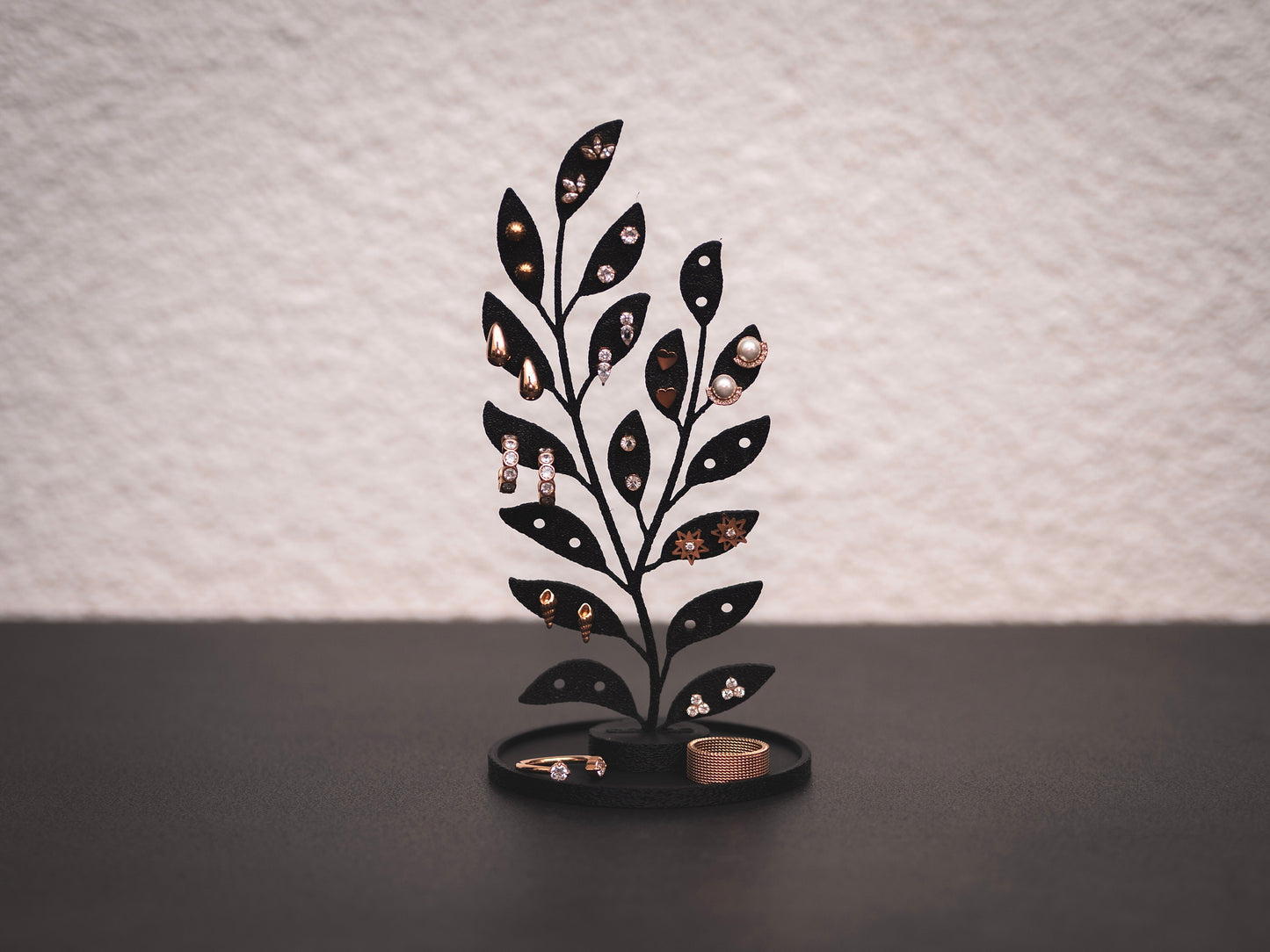 Schmuckständer Leaf für Ohrstecker mit kleiner Ablage