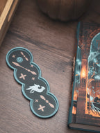 Räucherstäbchen Halter Chamber of Secrets | 16 cm - schwarz kupferbraun kobaltblau weiß