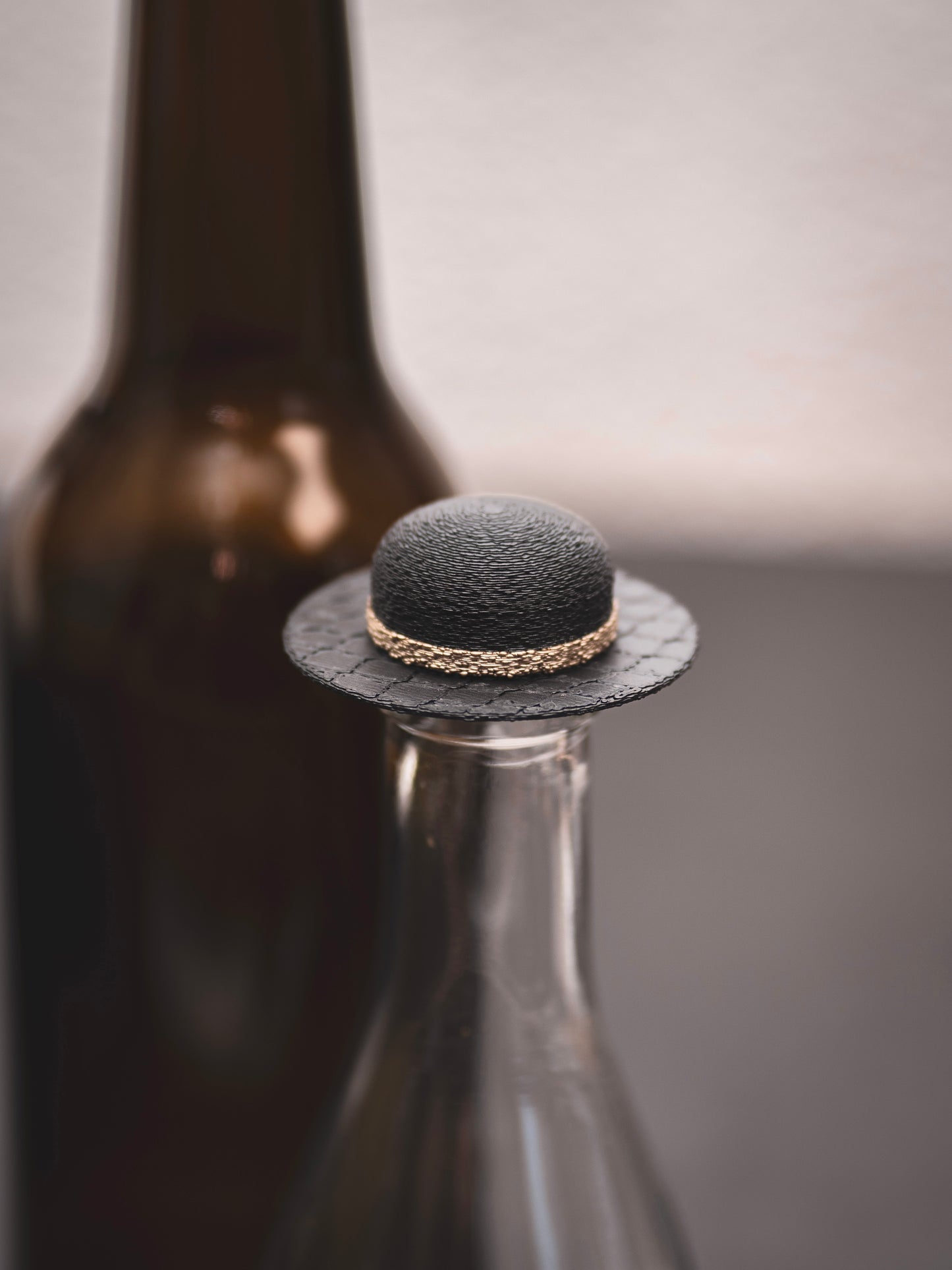 Flaschendeckel Sommerhut für Bier, Limo & kl. Sektflaschen | schwarz | auch als Schlüsselanhänger