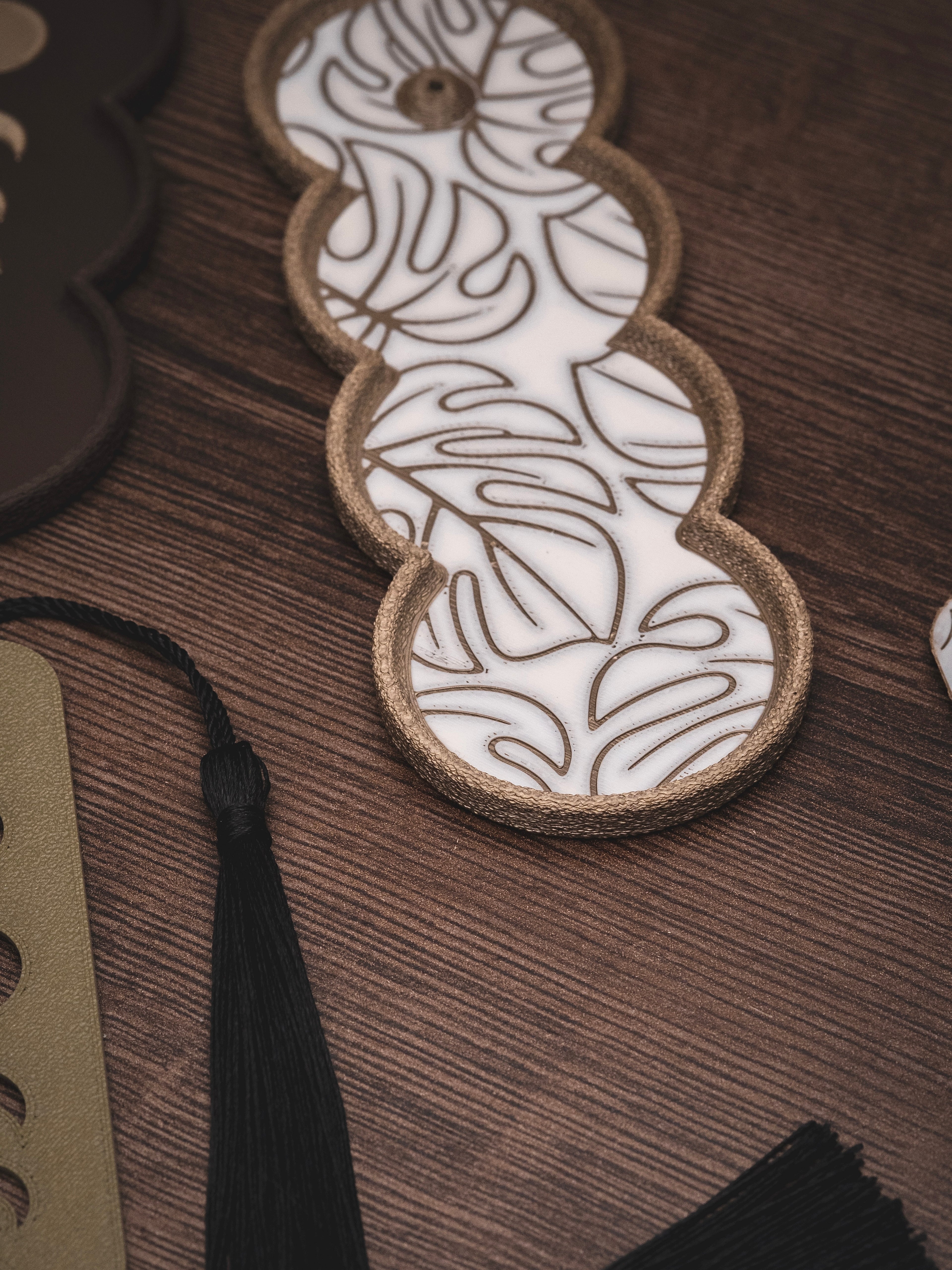 Räucherstäbchen Halter Monstera | 16 cm - verschiedene Farben | + 1 Gratis Räucherstäbchen