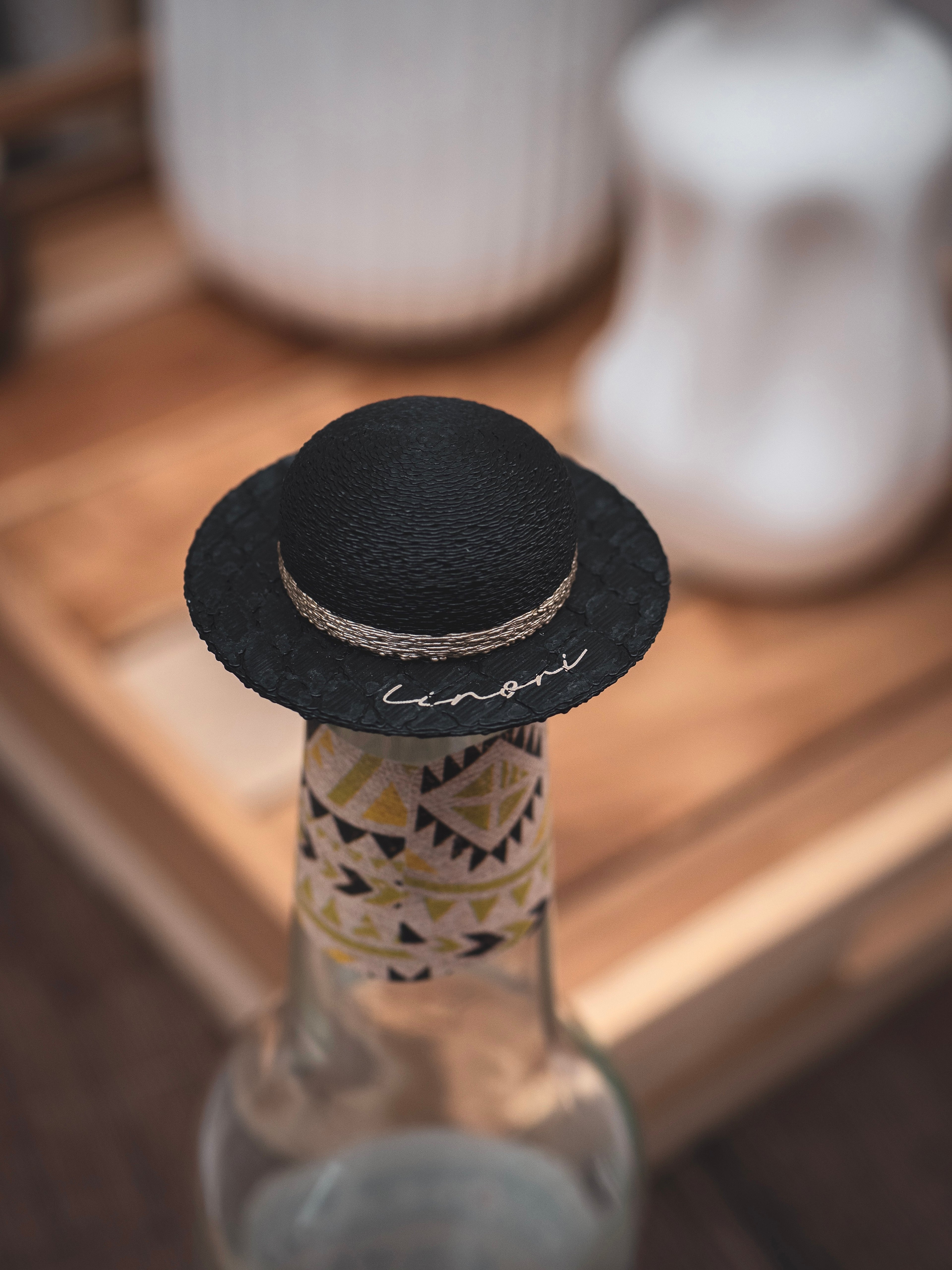 Flaschendeckel Sommerhut für Bier, Limo & kl. Sektflaschen | in schwarz & personalisierbar