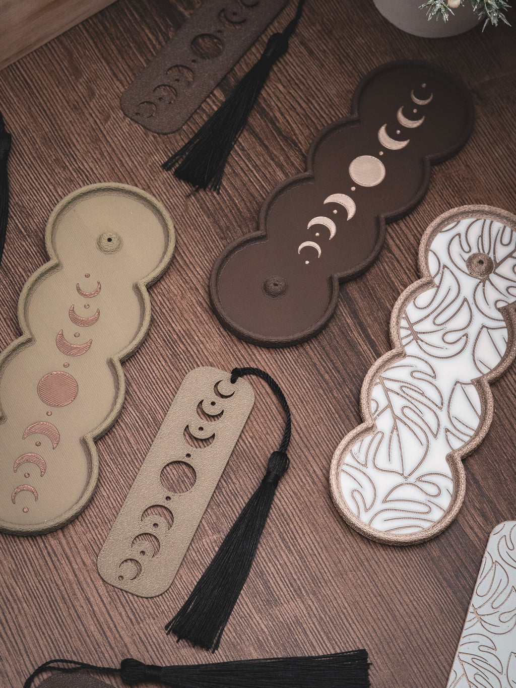 Räucherstäbchen Halter Mondphasen | 16 cm - verschiedene Farben | + 1 Gratis Räucherstäbchen