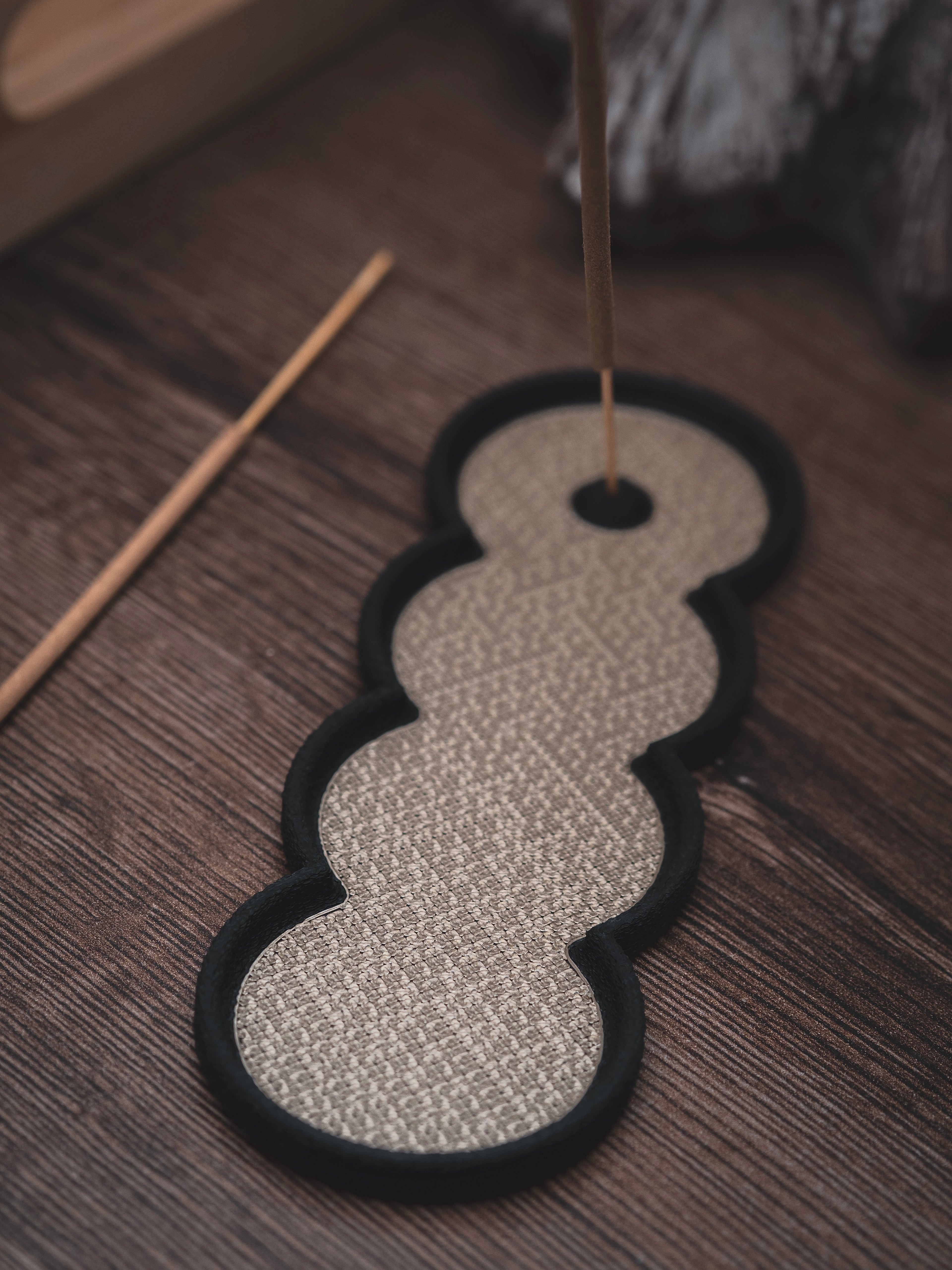 Räucherstäbchen Halter | 16 cm - verschiedene Farben | + 1 Gratis Räucherstäbchen