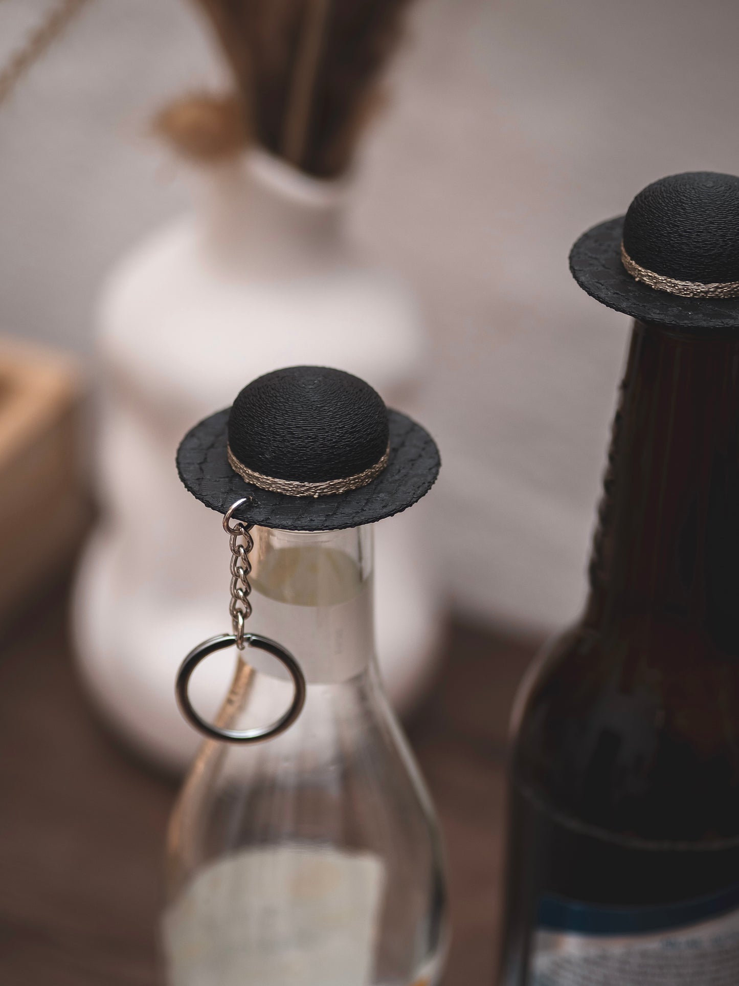 Flaschendeckel Sommerhut für Bier, Limo & kl. Sektflaschen | schwarz | auch als Schlüsselanhänger