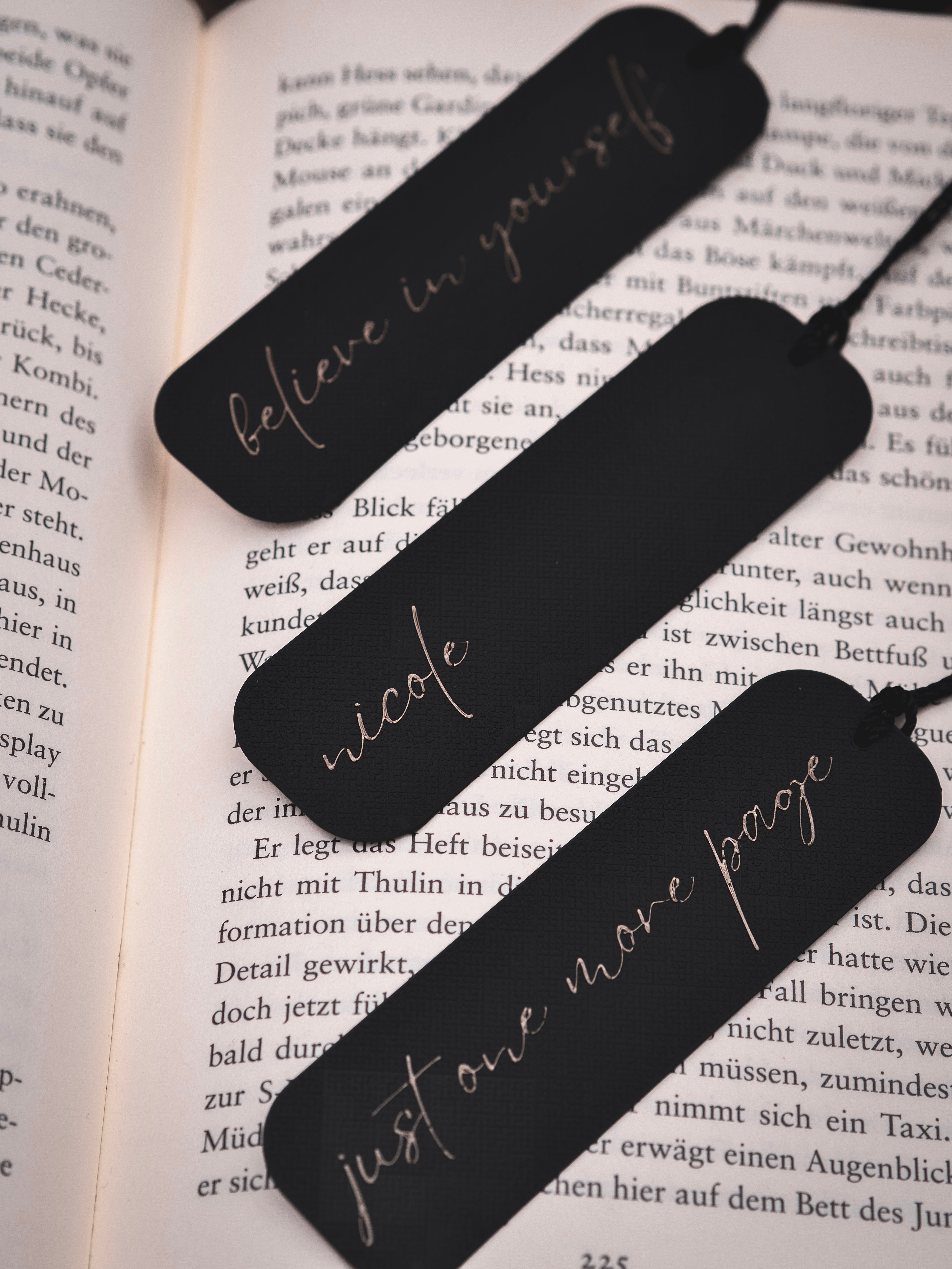 Lesezeichen mit Quaste | verschiedene Farben | personalisierbar