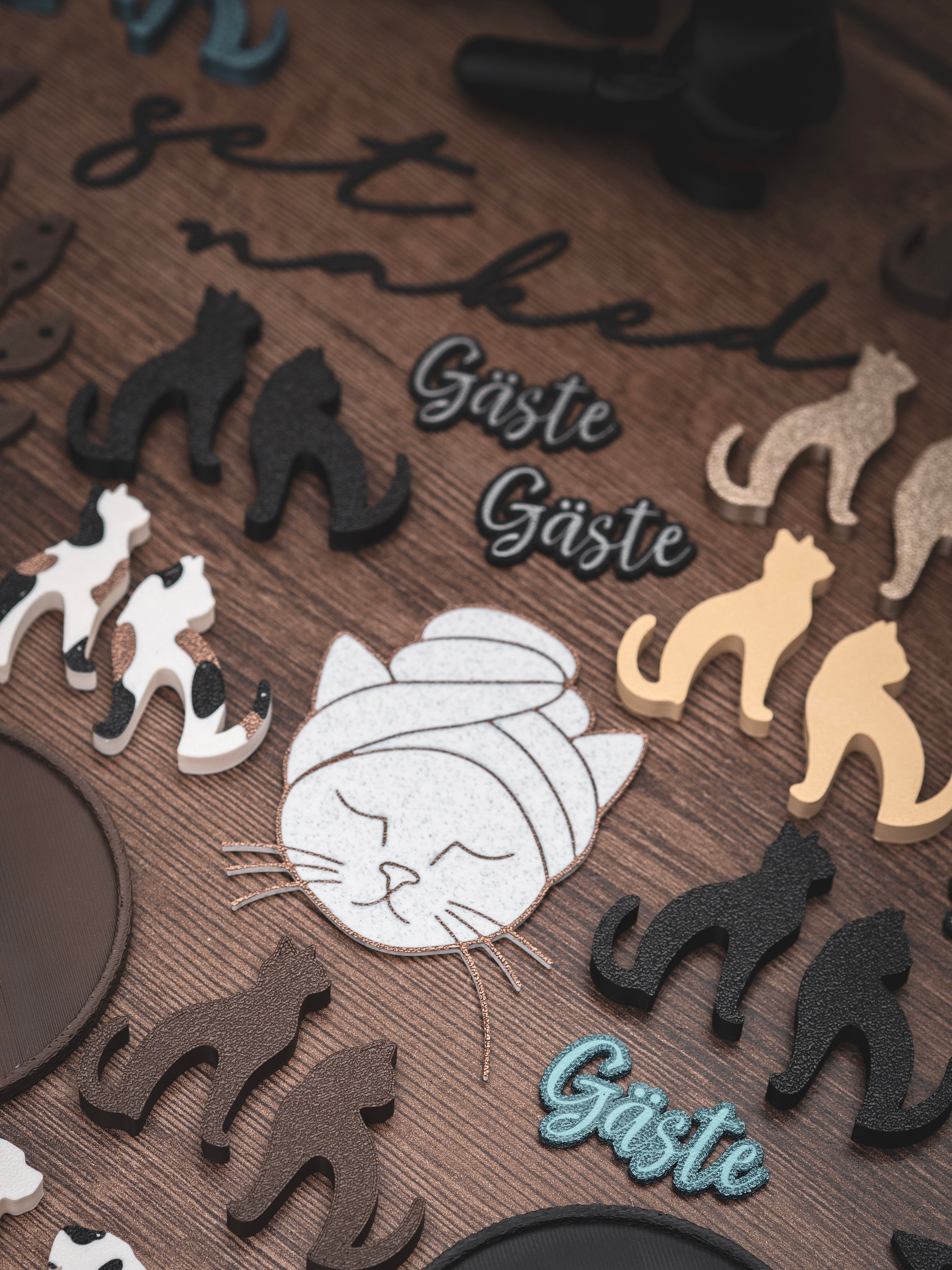 Katze mit Haarturban Schild zum kleben | in verschiedenen Farben