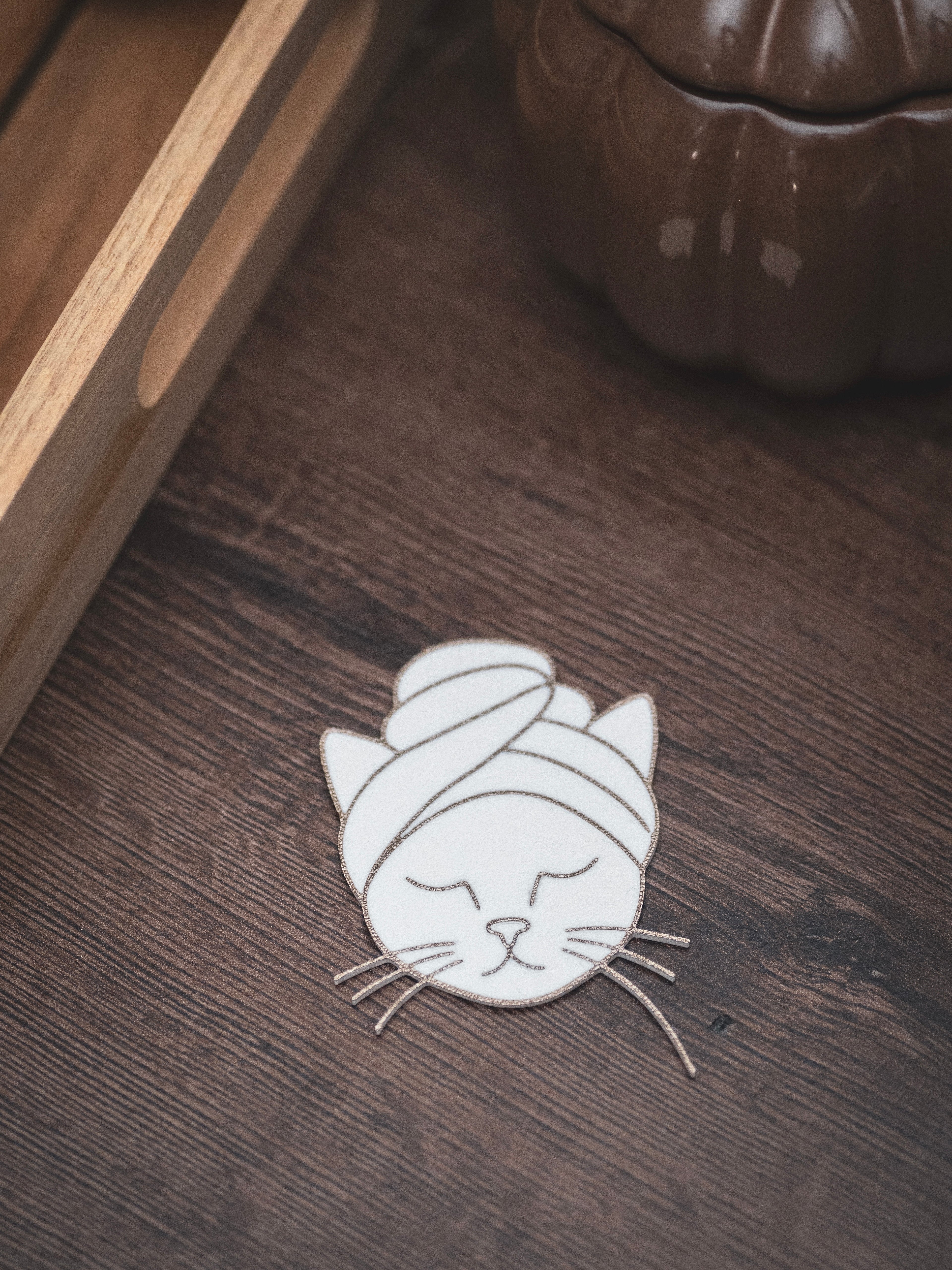 Katze mit Haarturban Schild zum kleben | in verschiedenen Farben