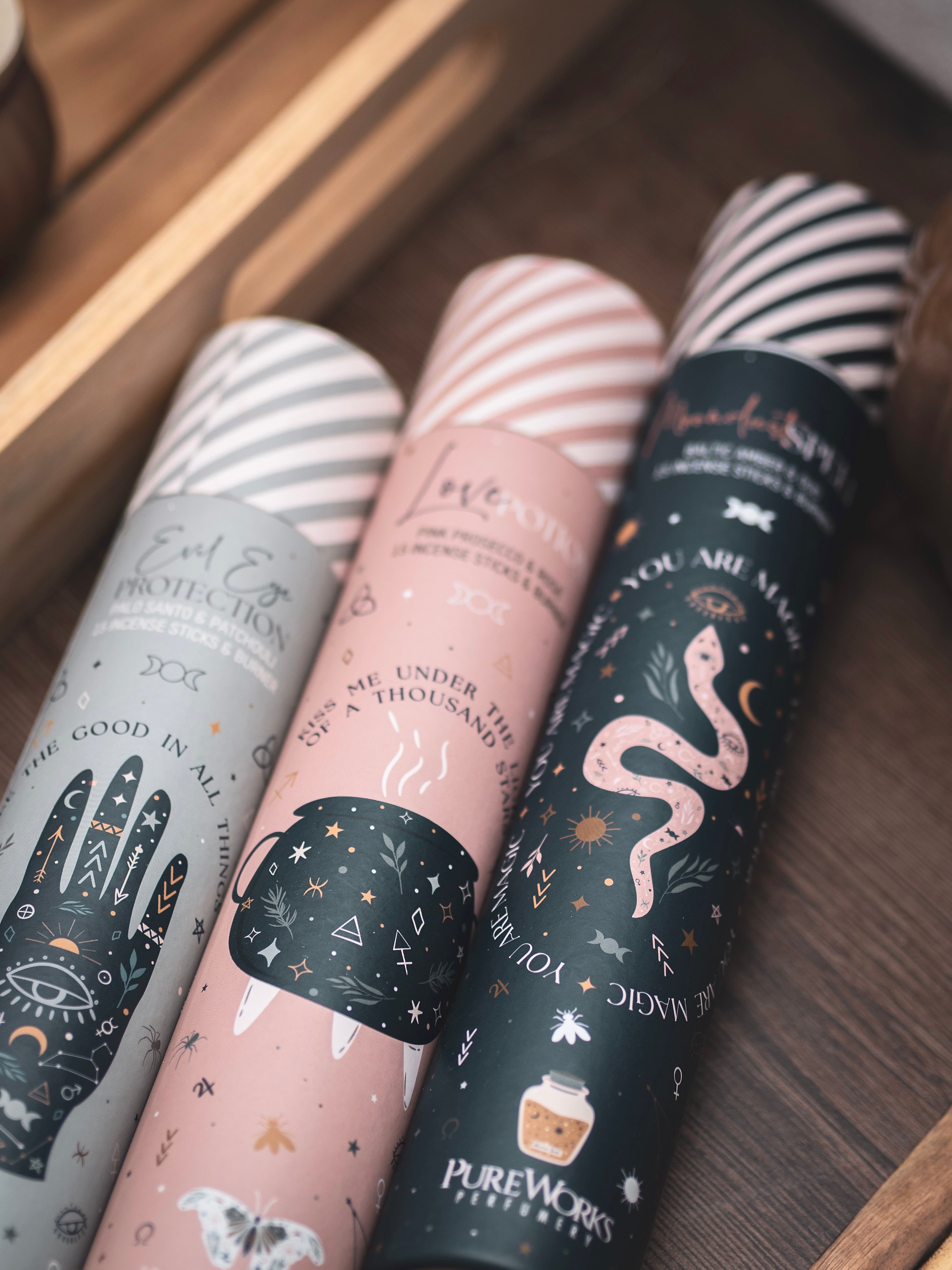 Räucherstäbchen "Celestial Magic" mit Halterung