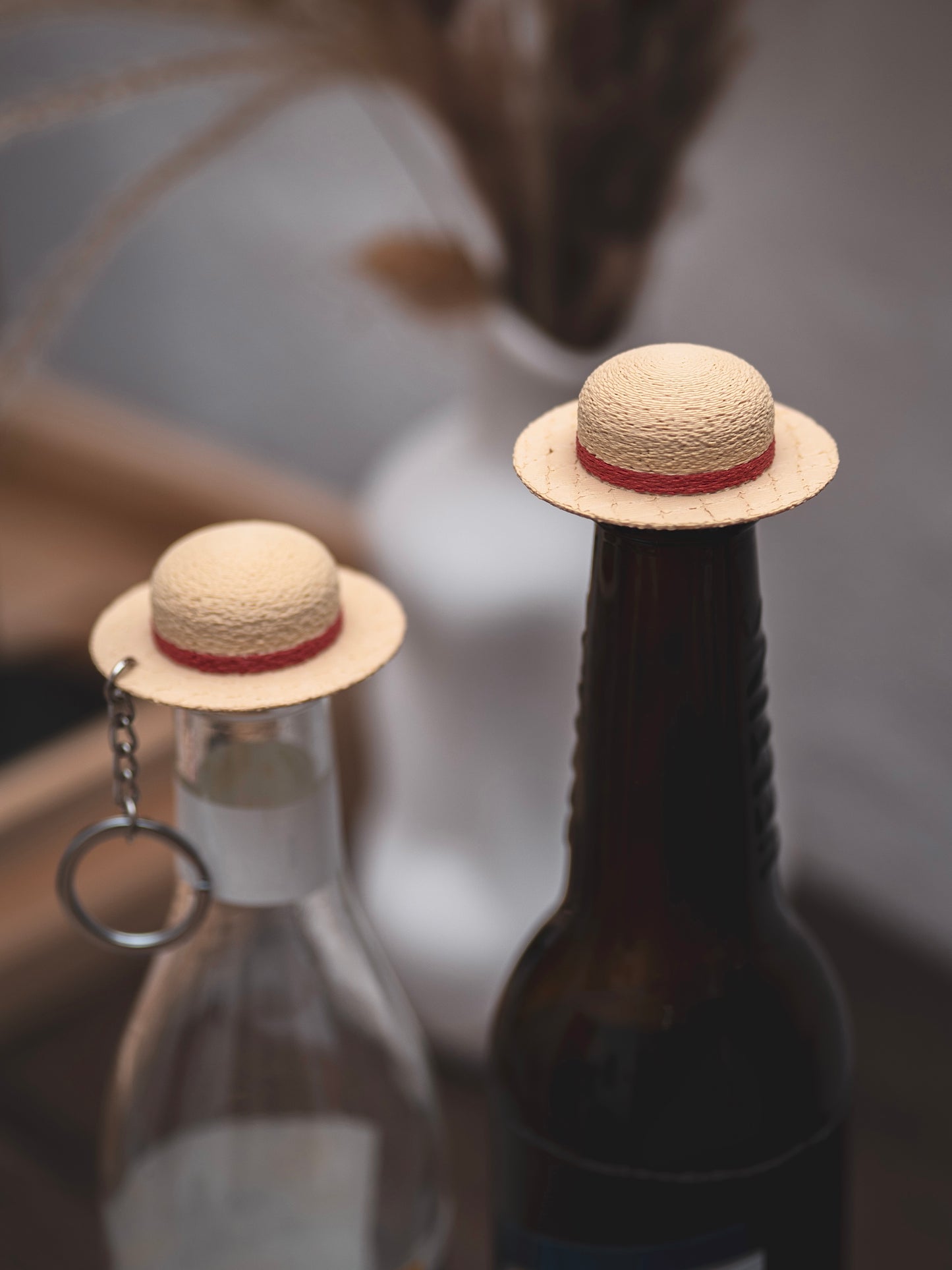 Flaschendeckel Sommerhut für Bier, Limo & kl. Sektflaschen | beige | auch als Schlüsselanhänger