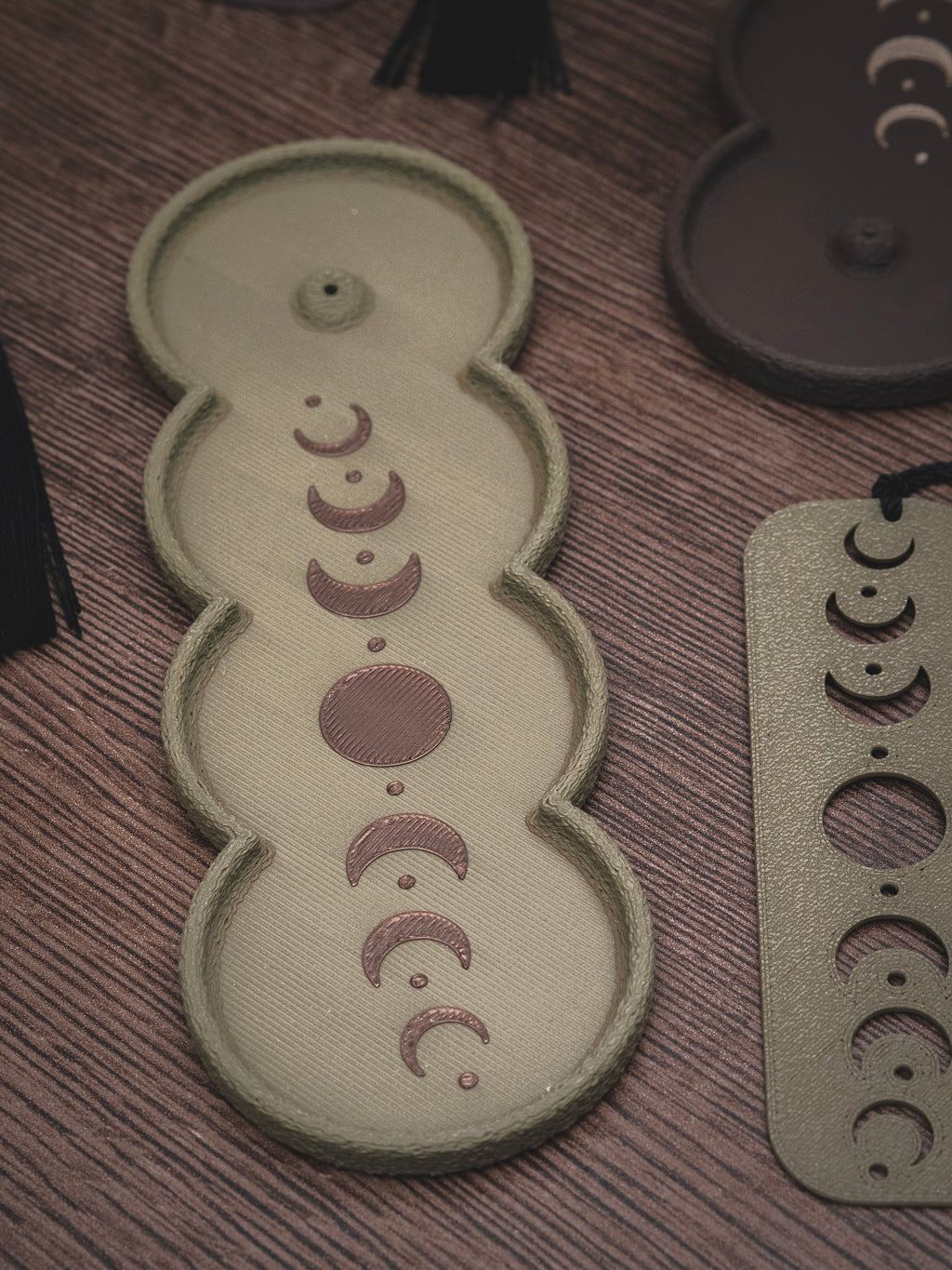 Räucherstäbchen Halter Mondphasen | 16 cm - verschiedene Farben | + 1 Gratis Räucherstäbchen