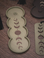 Räucherstäbchen Halter Mondphasen | 16 cm - verschiedene Farben | + 1 Gratis Räucherstäbchen