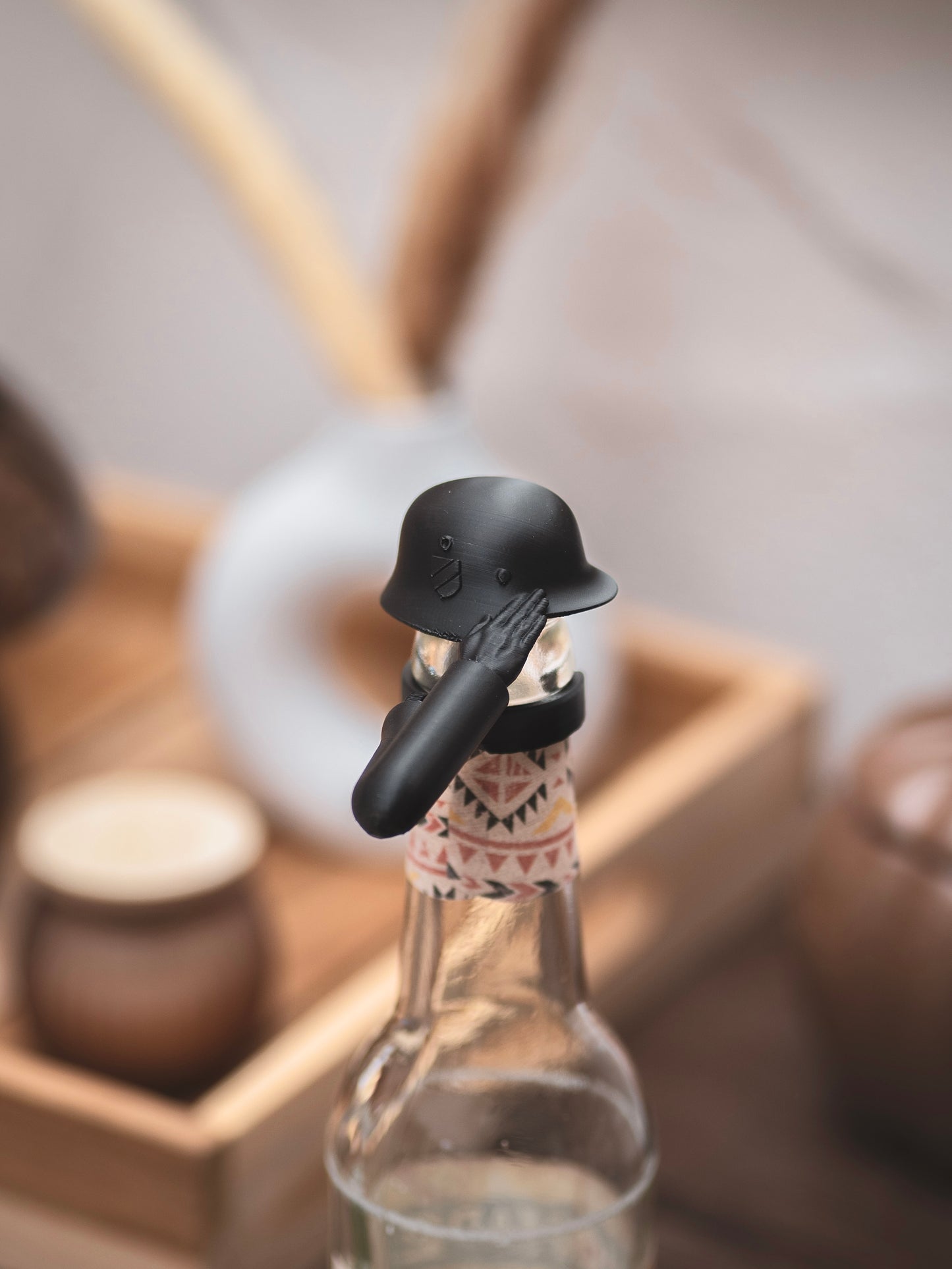 Flaschendeckel Stahlhelm für Bier, Limo & kl. Sektflaschen | Vorbestellung