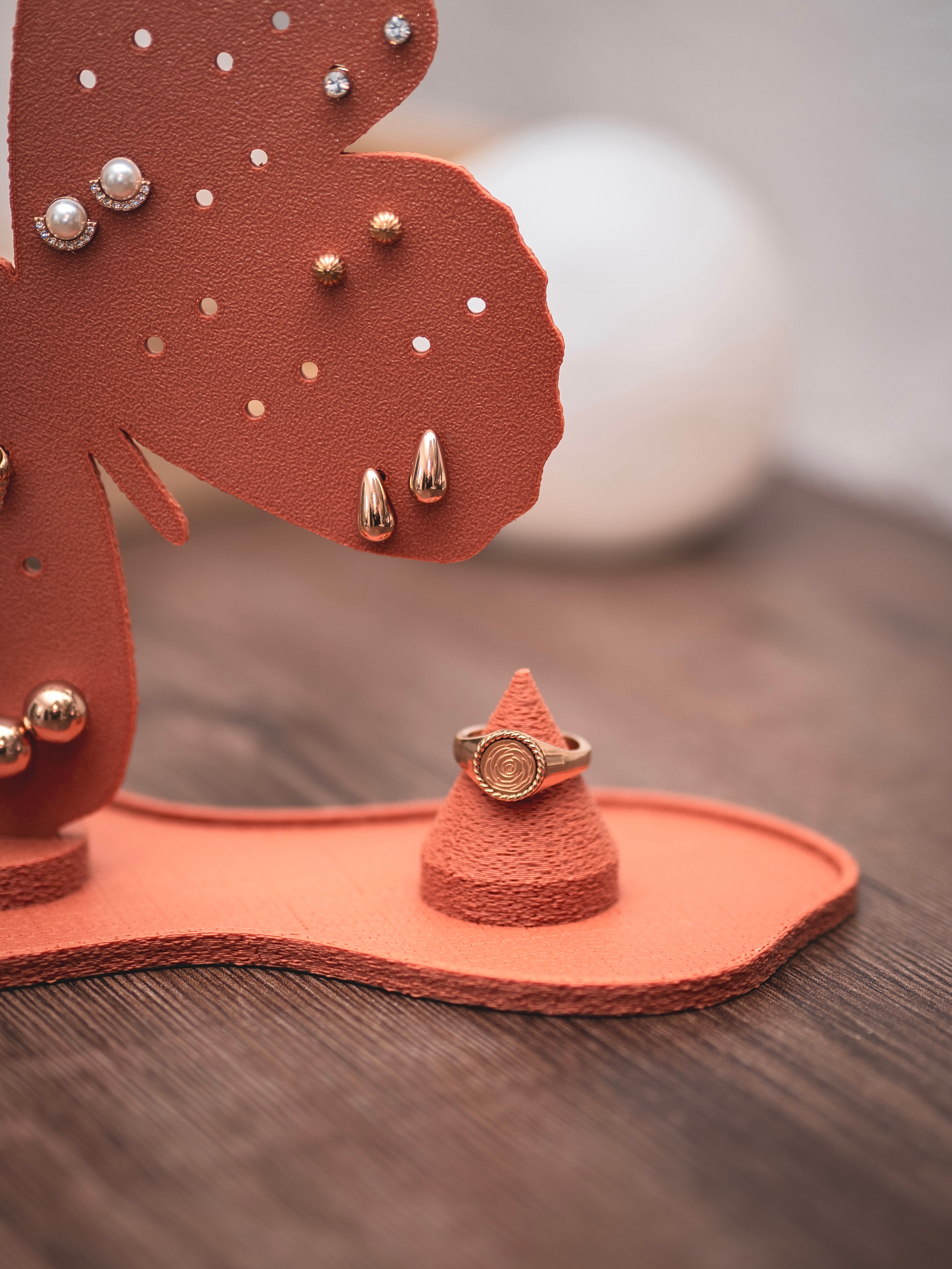 Schmuckständer Schmetterling für Ohrstecker mit Ablage und Ringhalter