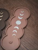 Räucherstäbchen Halter Mondphasen | 16 cm - verschiedene Farben | + 1 Gratis Räucherstäbchen