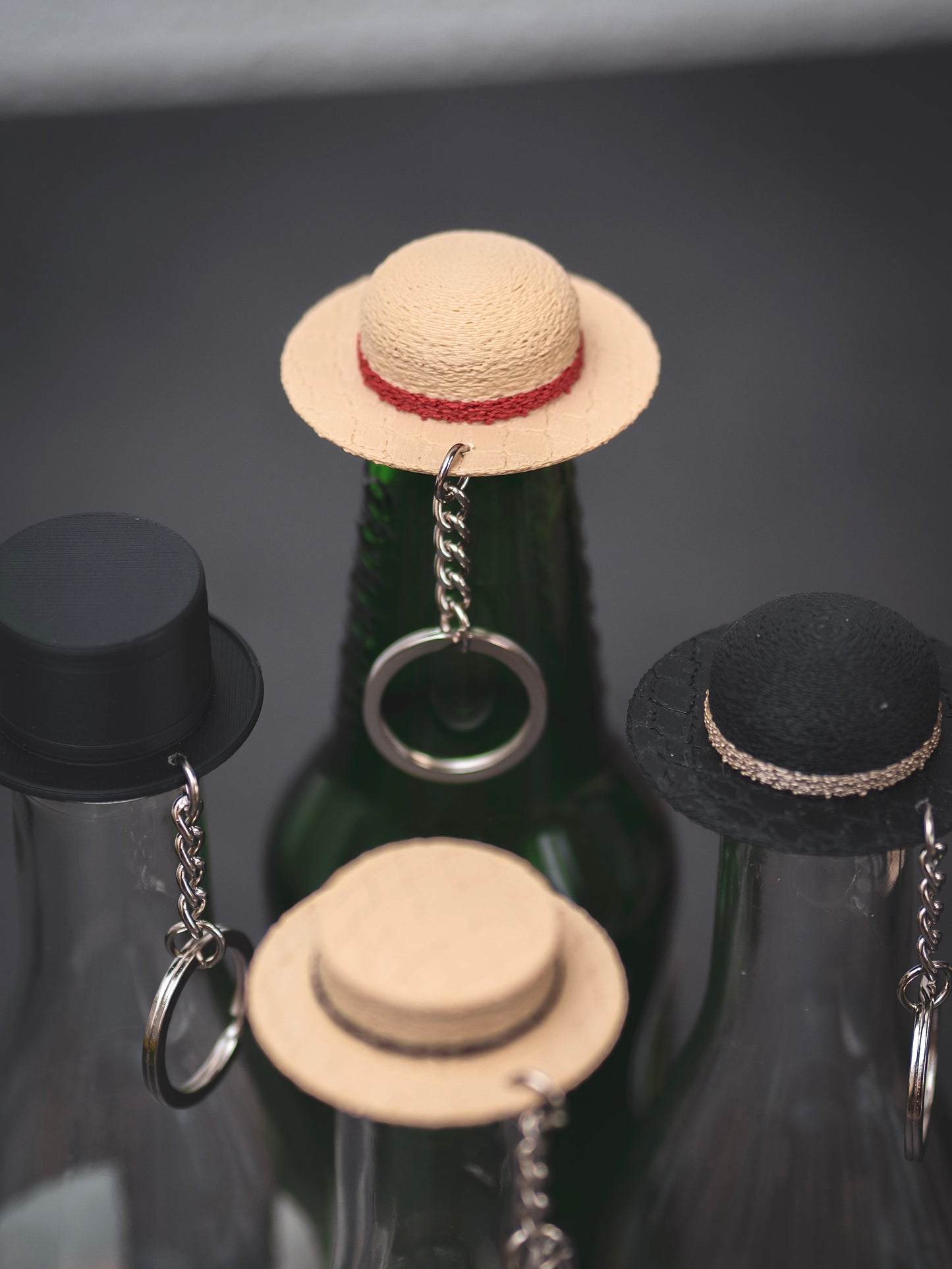 Flaschendeckel Sommerhut für Bier, Limo & kl. Sektflaschen | beige | auch als Schlüsselanhänger