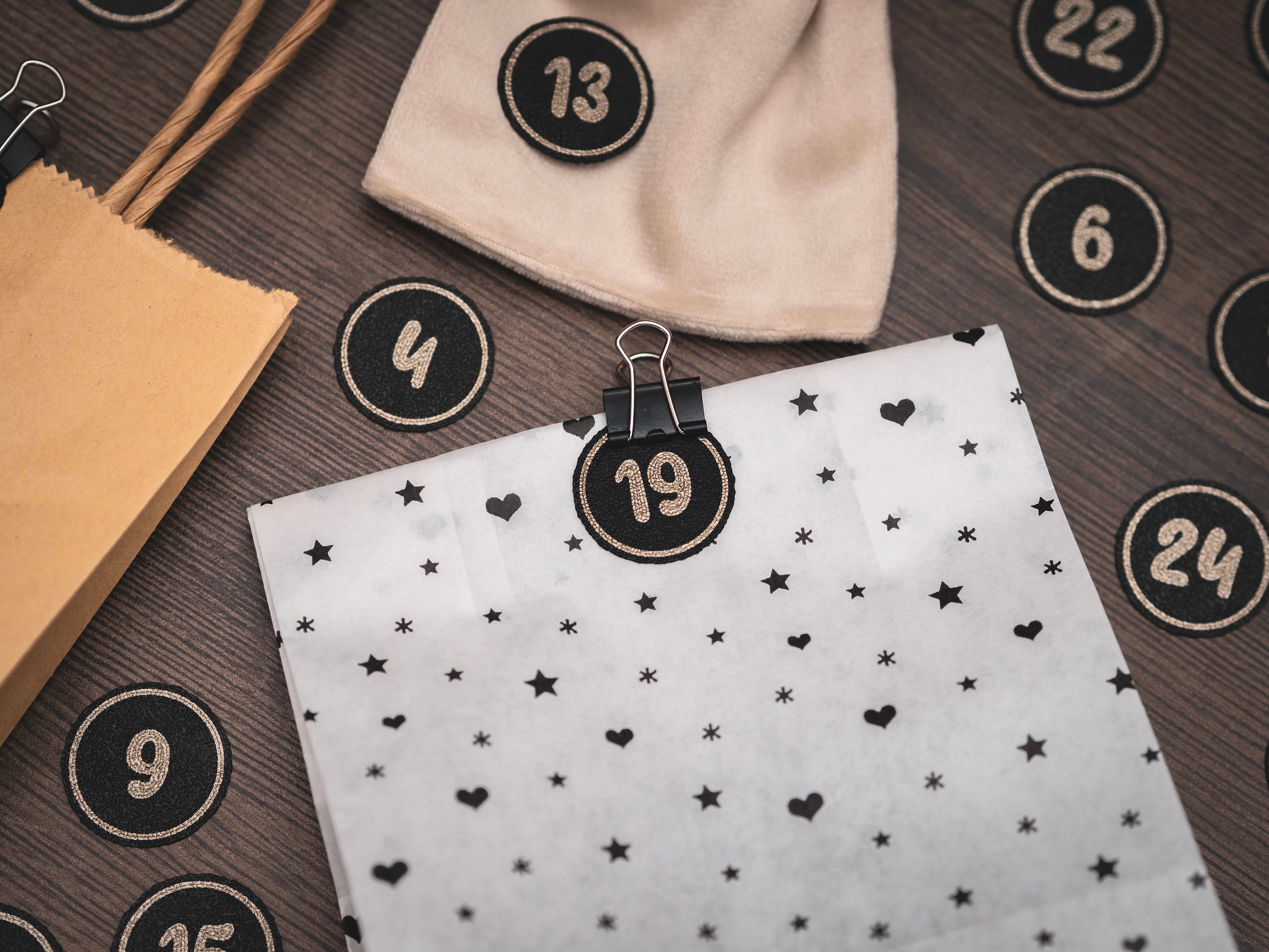 Adventskalender Zahlen 1-24 | verschiedene Farben
