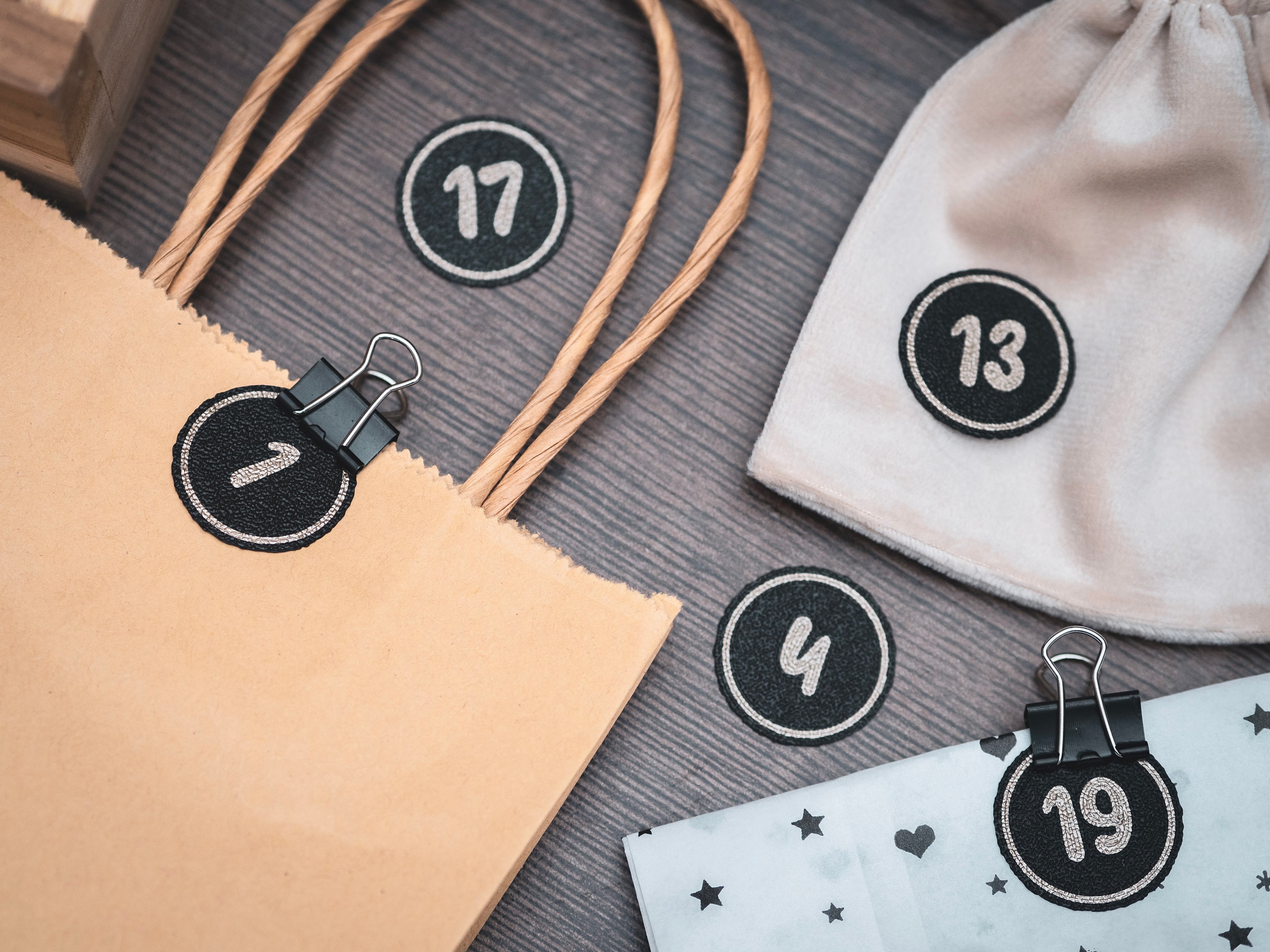 Adventskalender Zahlen 1-24 | verschiedene Farben