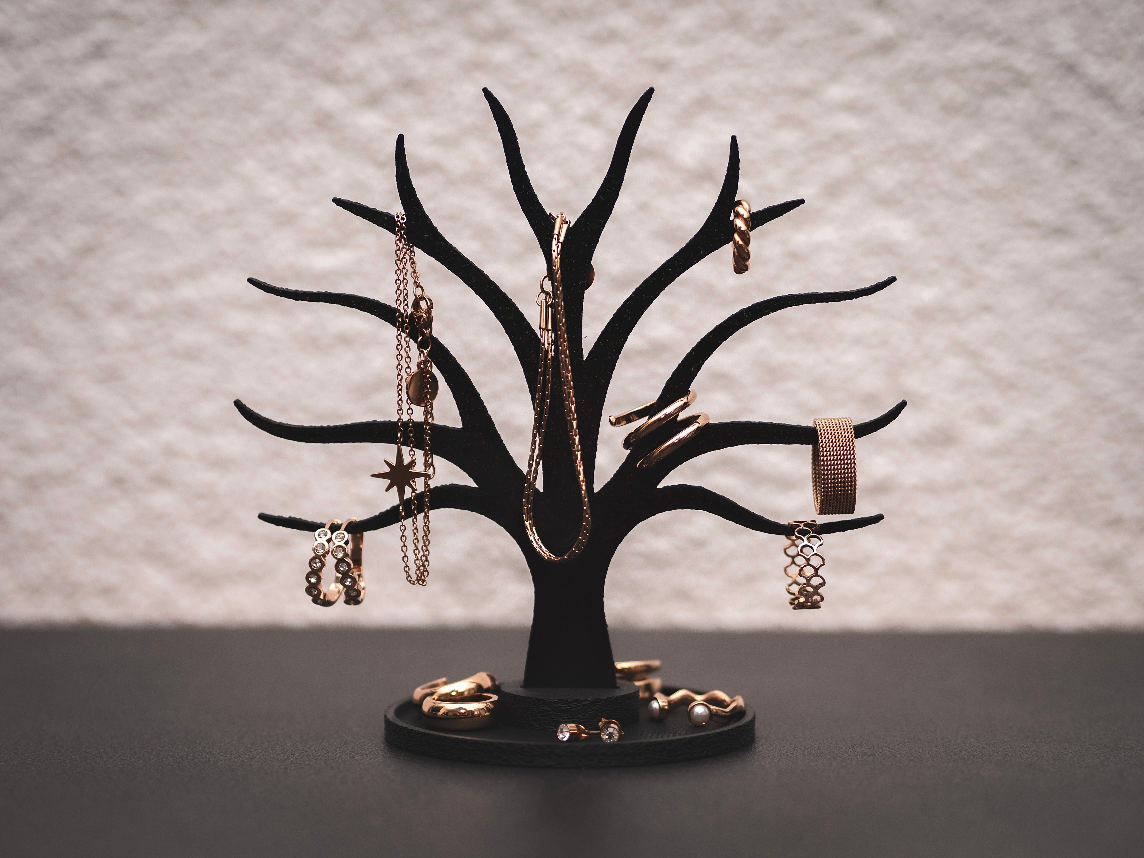 Schmuckständer Baum für Armbänder, Ringe, Earcuffs, Creolen mit Ablage