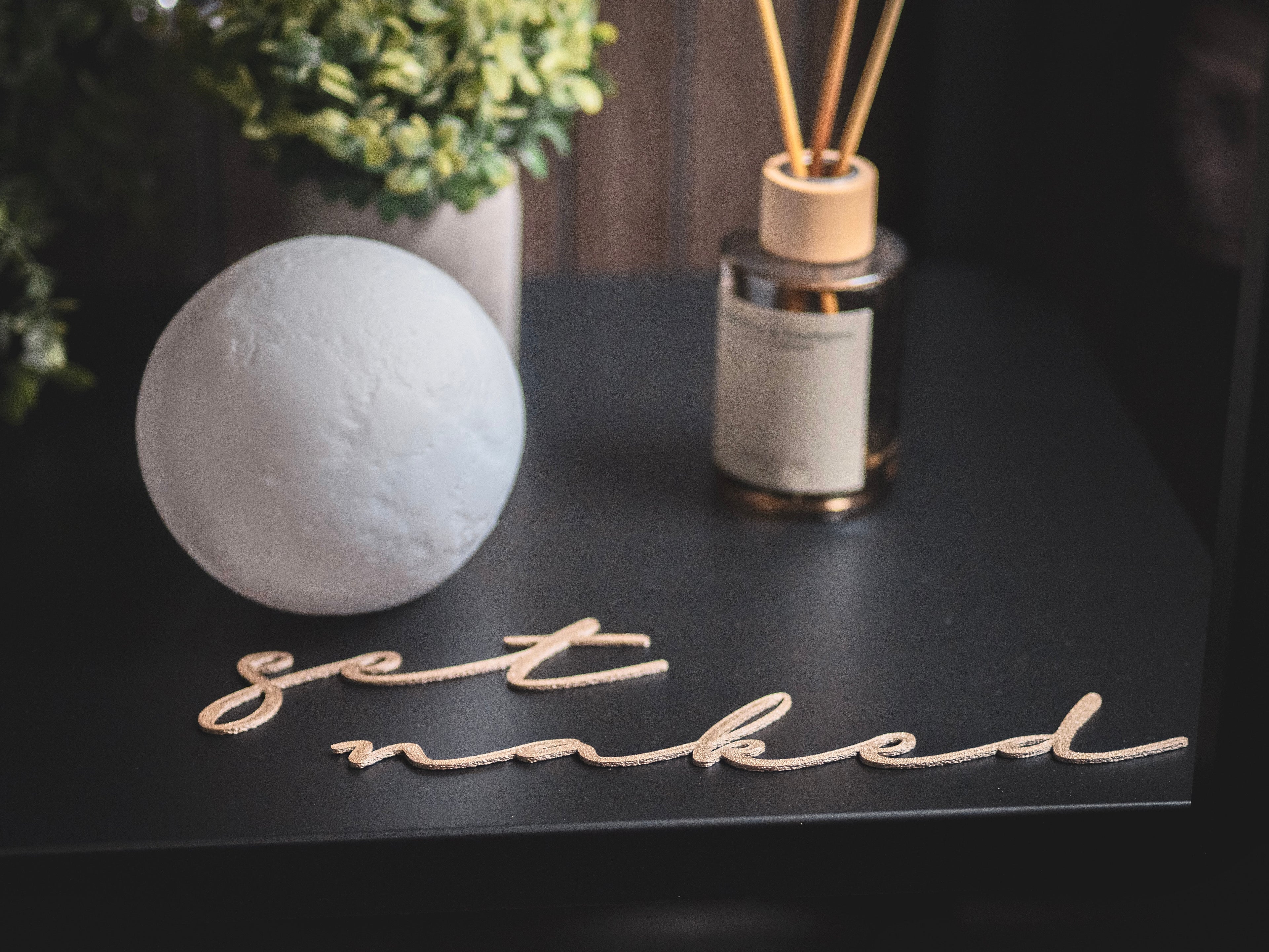 "get naked" Schild zum kleben | in verschiedenen Farben und 2 Größen