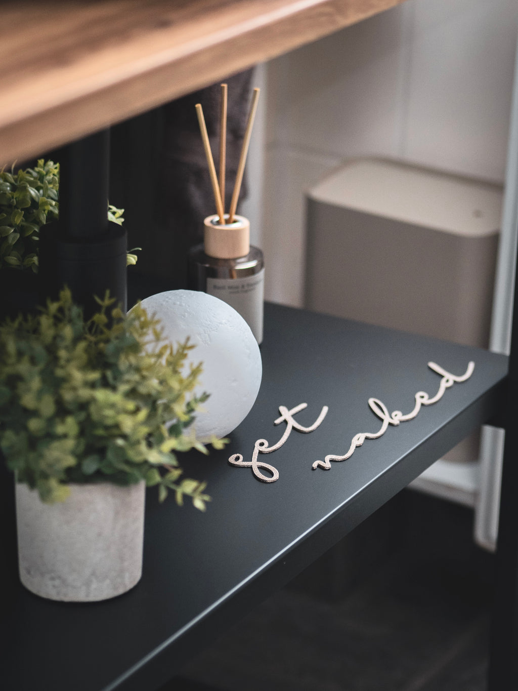 "get naked" Schild zum kleben | in verschiedenen Farben und 2 Größen