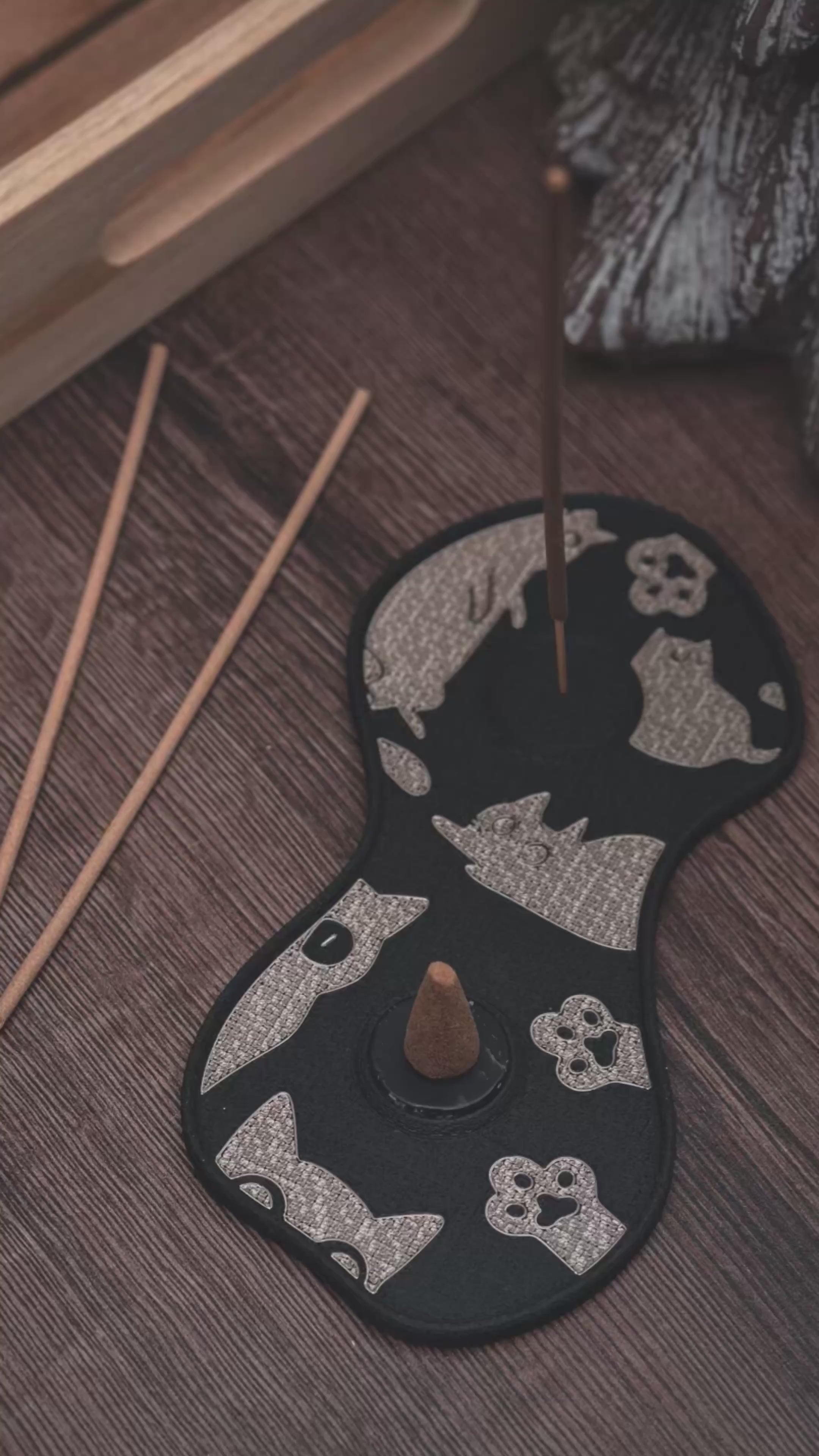 Räucherstäbchen & -kegel Halter Strick | 18 cm - verschiedene Farben | + 1 Gratis Räucherstäbchen